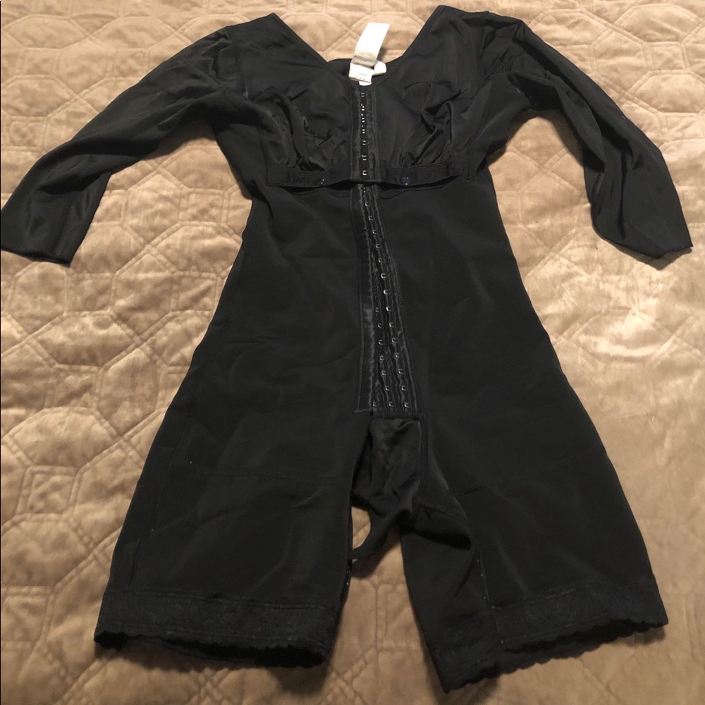 Sonryse Faja size Medium with sleeves